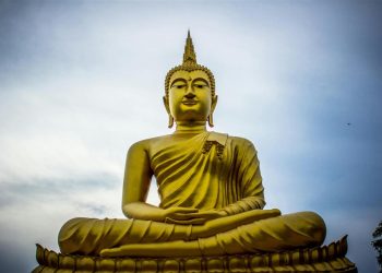 Die 5 besten Orte in Thailand, die Sie besuchen müssen, und 3 Traditionen, die Sie nicht verpassen dürfen