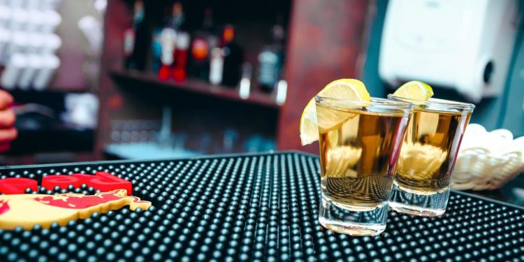 Die Legende des Vampirito: Ein Tequila-Cocktail aus Jalisco in einer Tüte