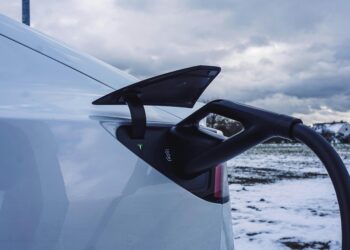 Erschwingliche Elektroautos im Jahr 2024: Die Elektroauto-Revolution annehmen