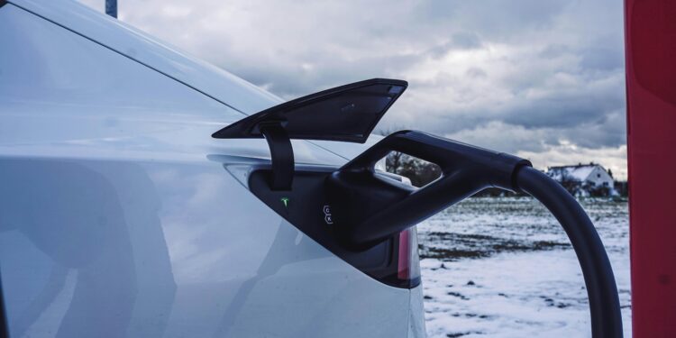 Erschwingliche Elektroautos im Jahr 2024: Die Elektroauto-Revolution annehmen