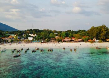 Einzigartiges Treepod-Restaurant in Thailand: Ziplining-Kellner und Atemberaubende Aussichten