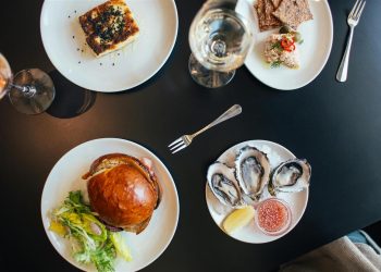 8 Must-Try Burger-Lokale auf der ganzen Welt: Eine kulinarische Reise