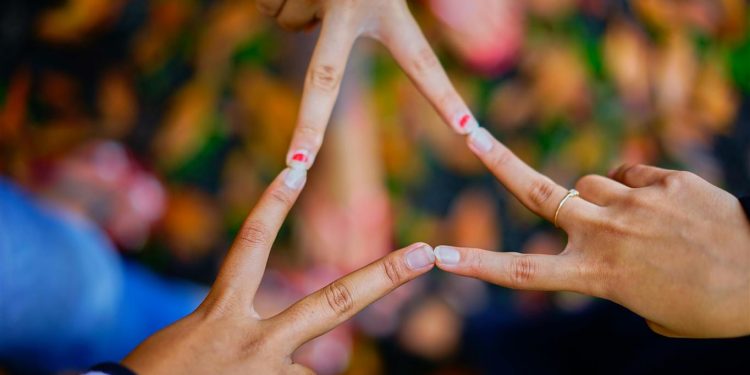 Eine Reise in die Sinnliche VerbindungDie Tiefen Intimer Verbundenheit enthüllen: Eine Geschichte spiritueller und sinnlicher Erforschung