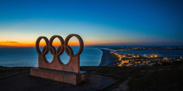 Enthüllung des vielschichtigen Erbes der Olympischen Spiele: Pariser Ausstellung zeichnet Triumph und Turbulenzen des 20. Jahrhunderts nach